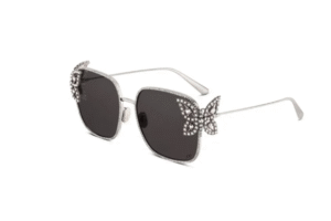 スワロフスキーって本当にダサいの？ブランドの特徴を徹底解説！