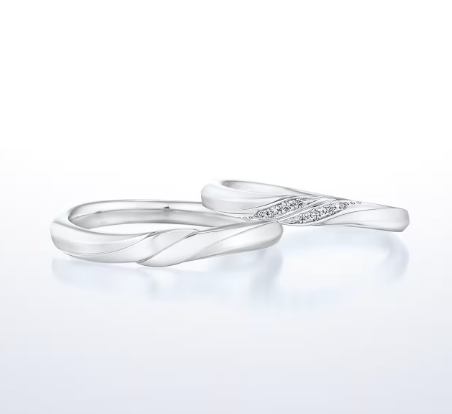 ダイヤモンドシライシの結婚指輪の写真(リヴ アローヴ)