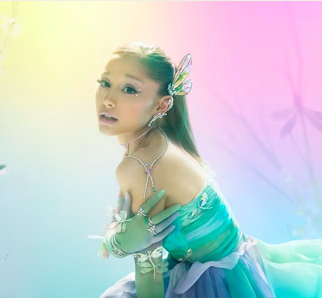 アリアナ・グランデとスワロフスキーのコラボ商品