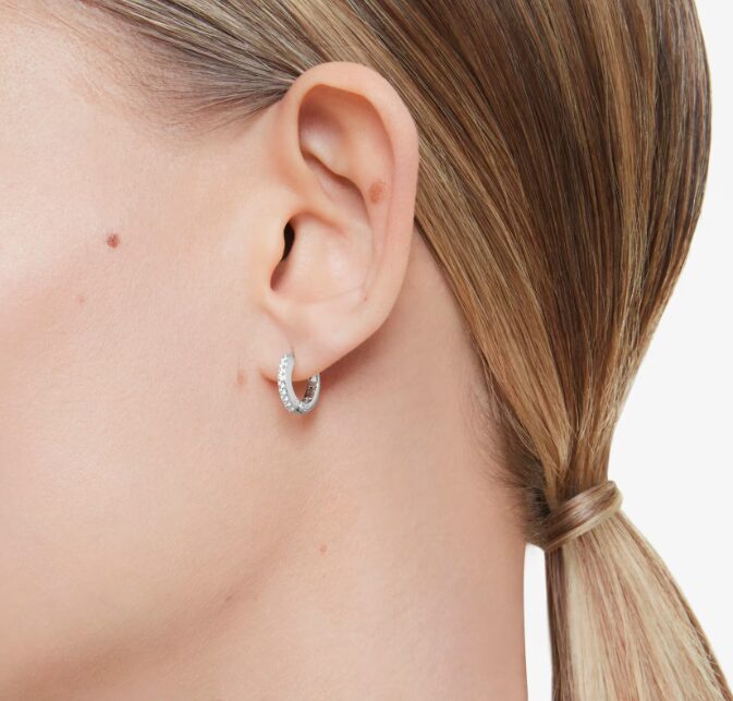 スワロフスキーのピアス