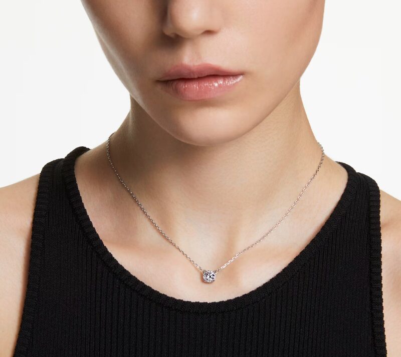 スワロフスキーの一粒ネックレス