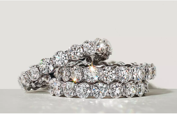 ティファニーのエタニティリング の写真
